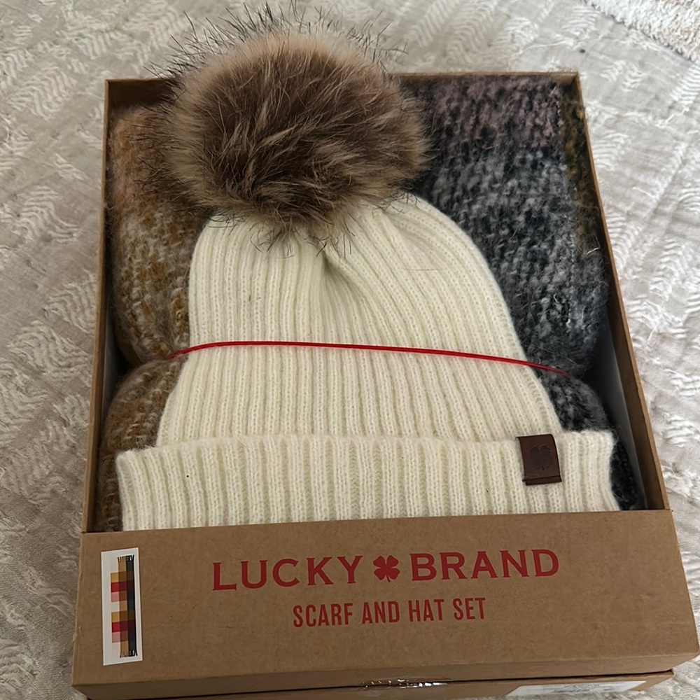 Lucky Brand Cream Hat and Scarf Set